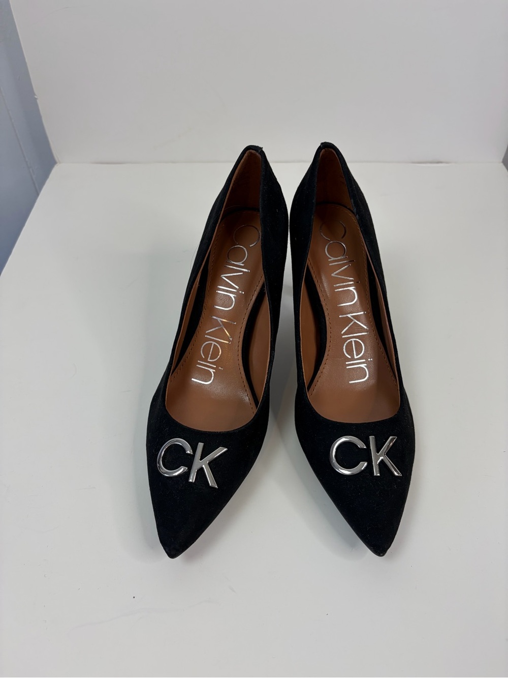 Calvin Klein Logo Greta 2 Black Pump High Heels Shoes Women's Size 6 Faux Suede